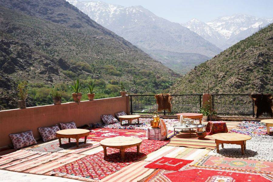 在Kasbah Toubkal享用美味的午餐游览Asni和Imlil
