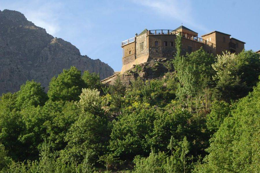 在Kasbah Toubkal享用美味的午餐游览Asni和Imlil