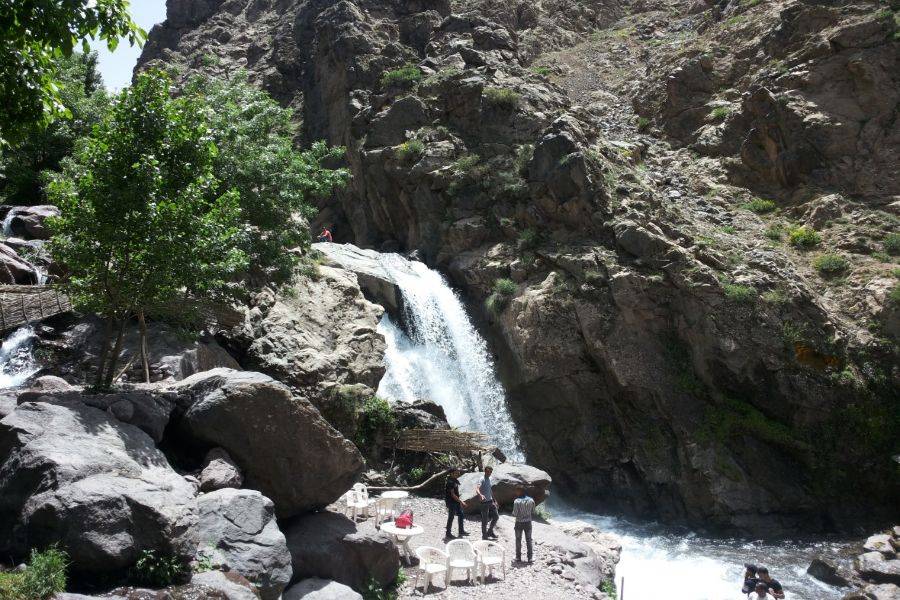 在Kasbah Toubkal享用美味的午餐游览Asni和Imlil