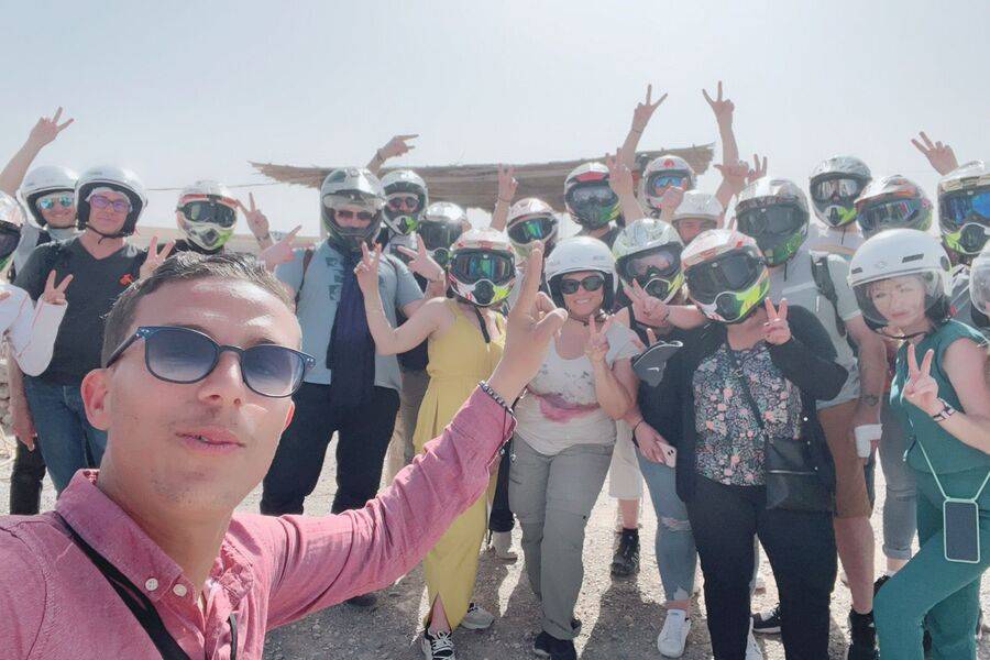 四轮摩托，骑骆驼和在Agafay多岩石的沙漠享用晚餐