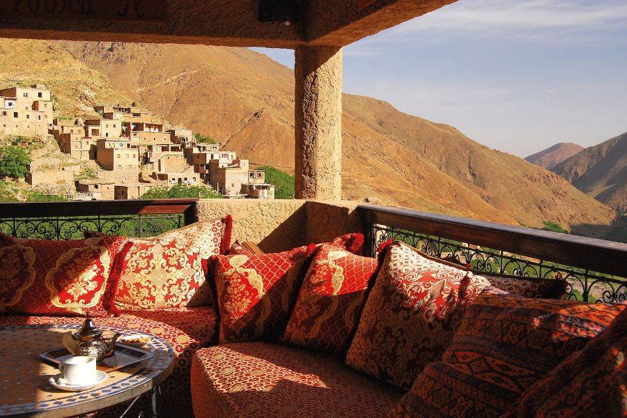 在Kasbah Toubkal享用美味的午餐游览Asni和Imlil