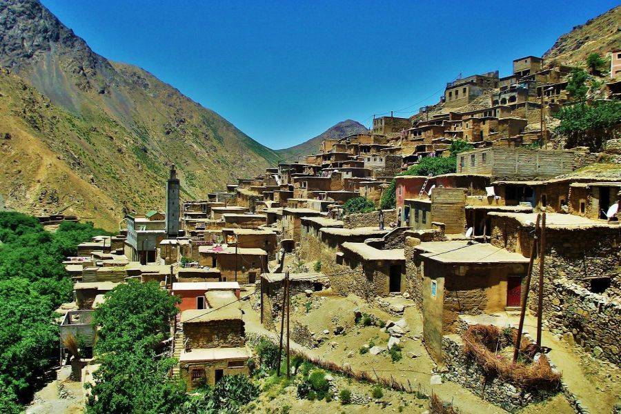 在Kasbah Toubkal享用美味的午餐游览Asni和Imlil